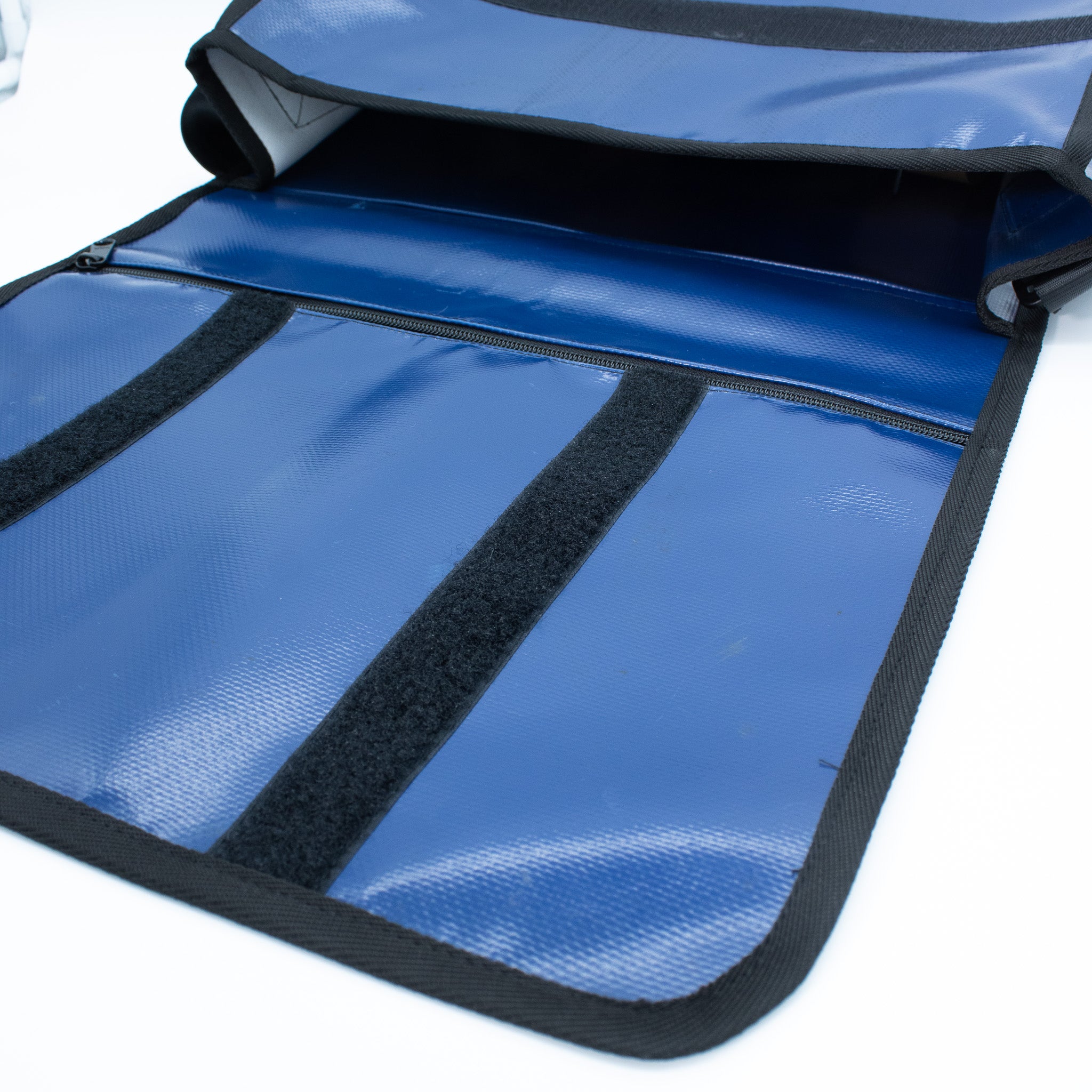 Die Messenger Bag