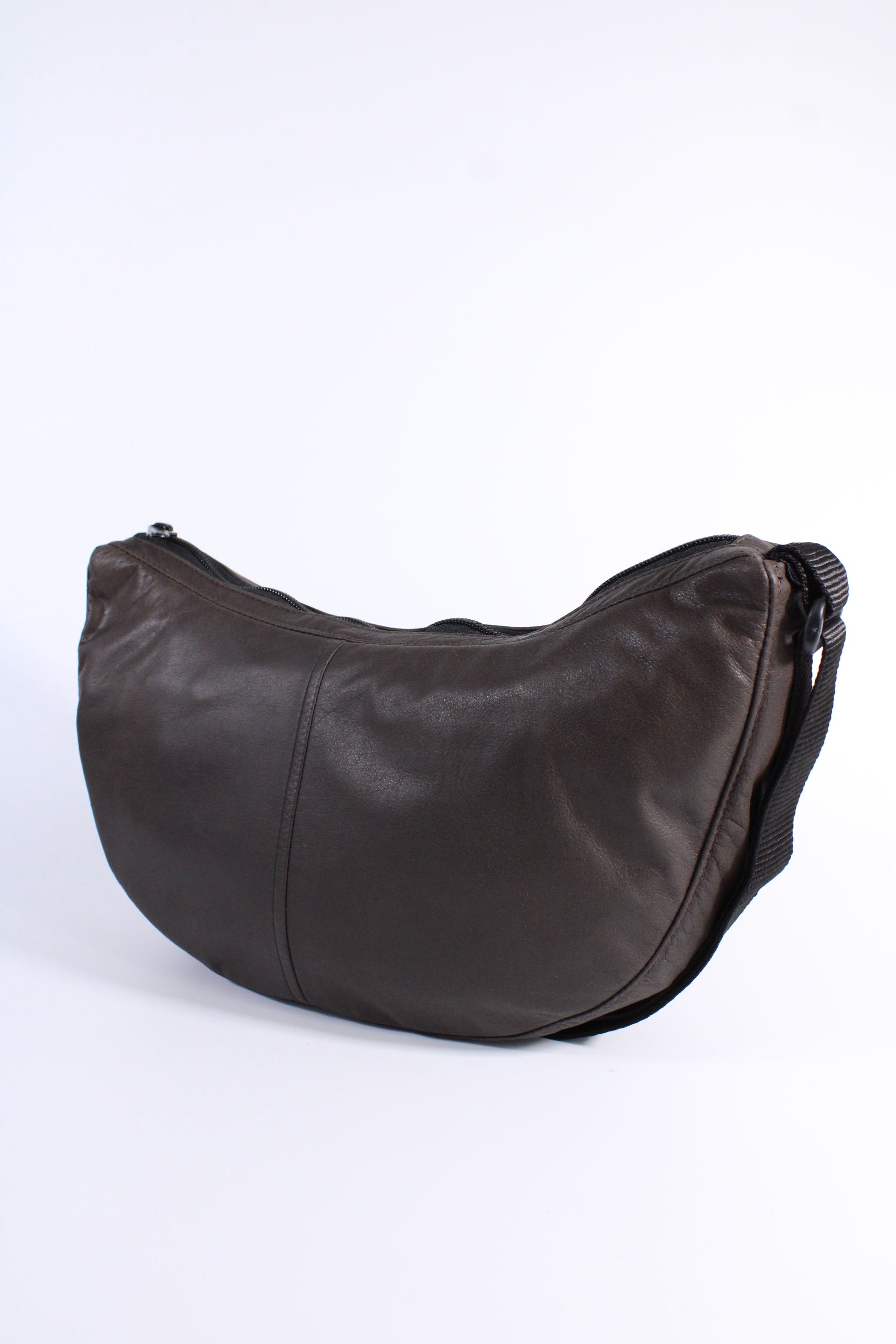 Die Moonbag - Dunkeltaupe (Nubukleder)