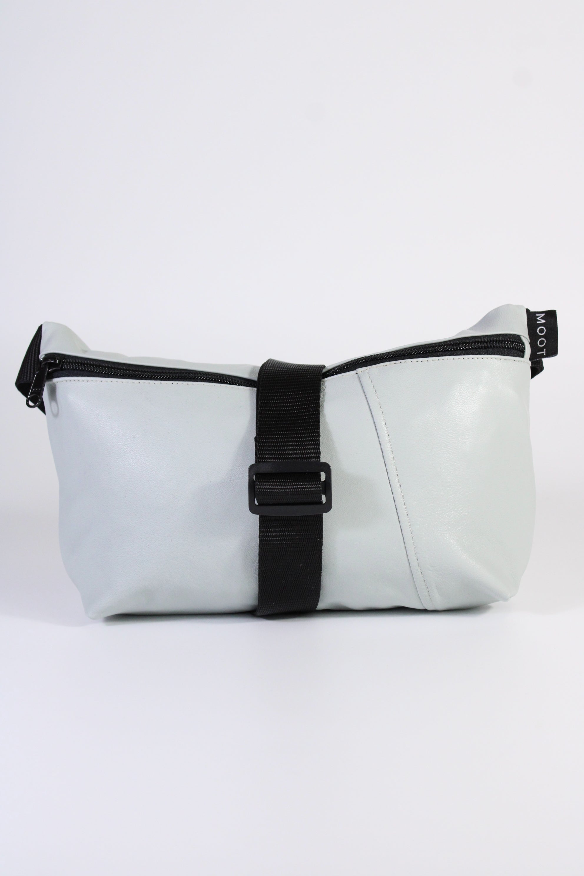 Die Schultertasche - Eisblau