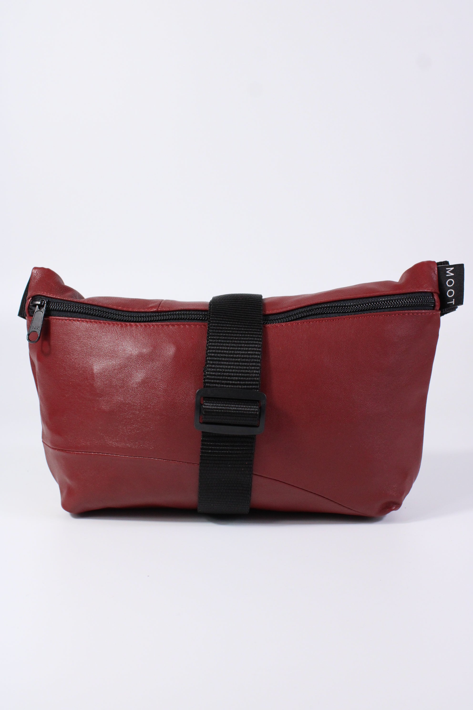 Die Schultertasche - Kirschrot